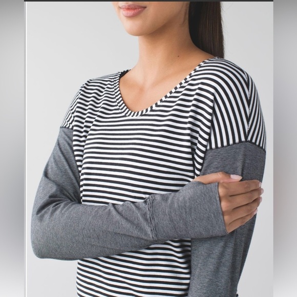 Lululemon Weekend Long Sleeve Classic Stripe Black White Size 6 - Picture 4 of 12